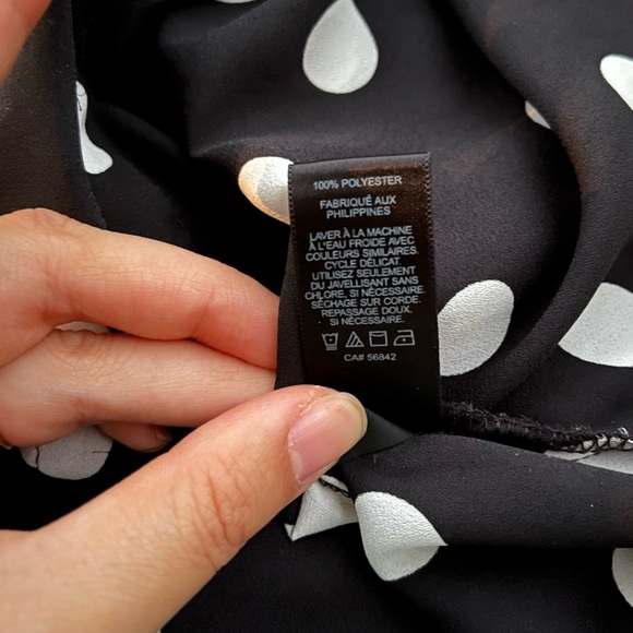 Express Women Black with white polka dot button down collard blouse sz XS - Picture 7 of 7